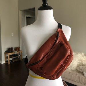 Leather belt bag